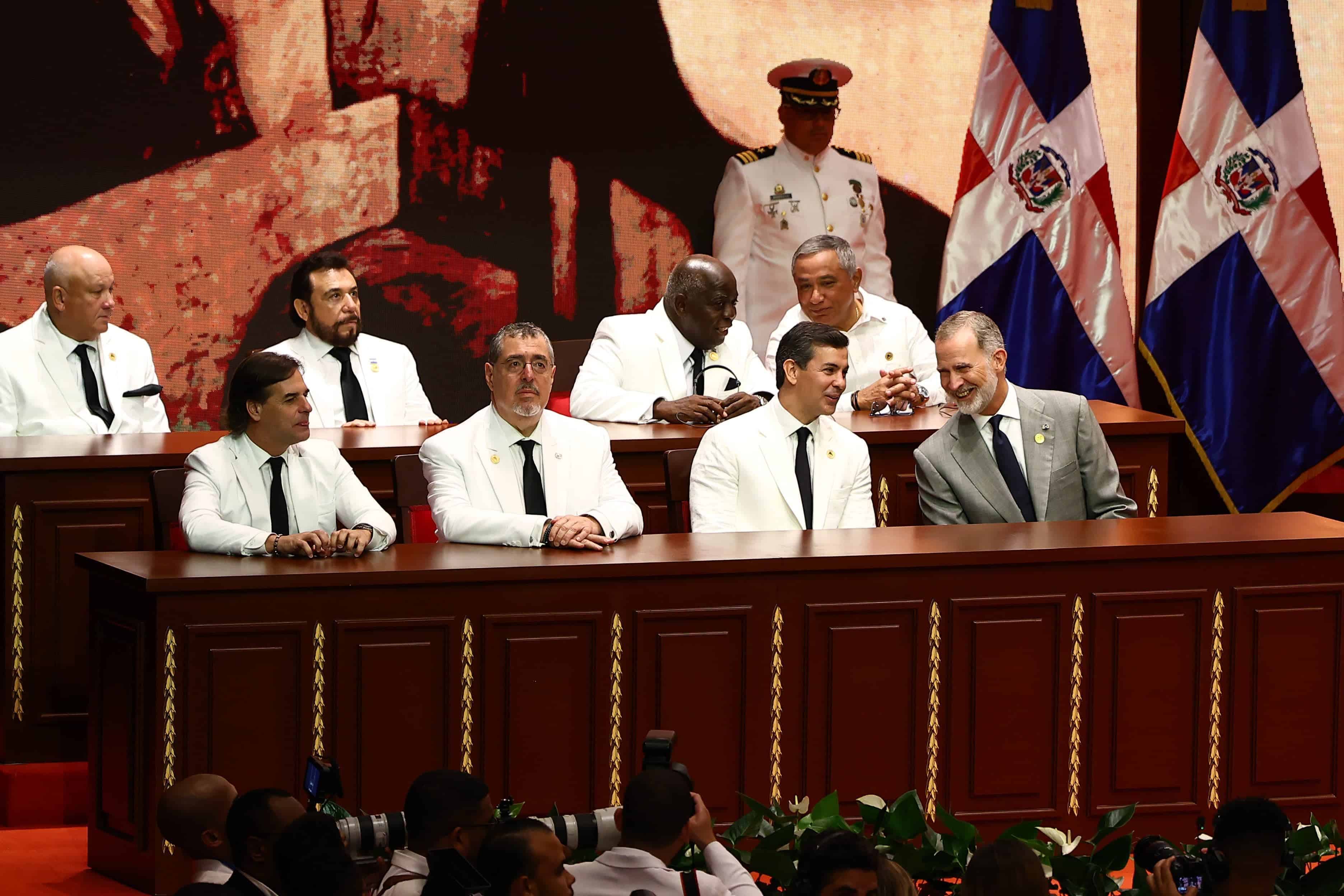 Mandatarios y representantes de gobiernos amigos, entre ellos el Rey Felipe de España, acompañaron a Luis Abinader durante el acto de toma de posesión.