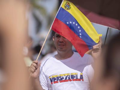 Ecuador otorgará plan de regularización para venezolanos