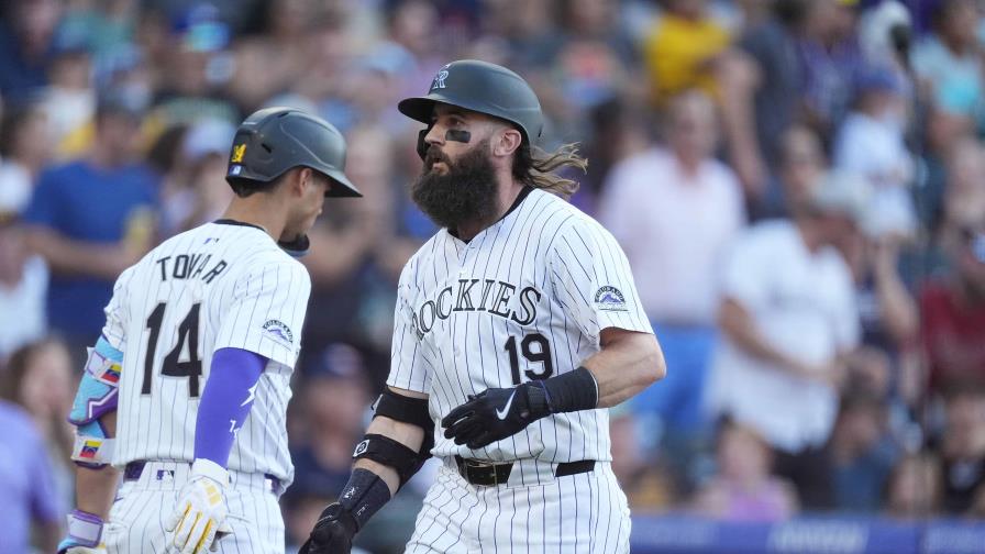 Con vuelacercas de Rodgers y Blackmon, Rockies derrotan a Padres