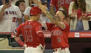 Doble de Moniak y jonrón de OHoppe dan a Angelinos triunfo sobre Bravos
