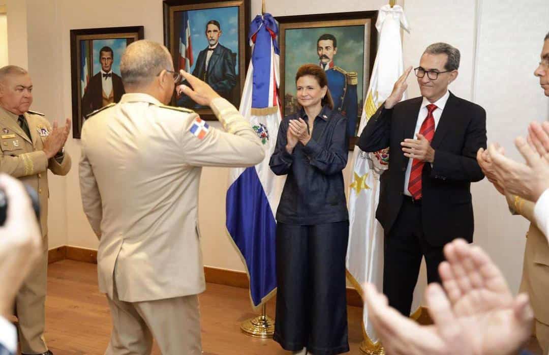 Toma de posesión del nuevo ministro de Defensa.