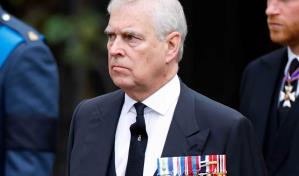 Mensaje asociado a la corona brit&aacute;nica ped&iacute;a a la novia de Epstein amigas inapropiadas