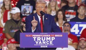 Trump intensifica su agenda de campaña para apartar el foco de la Convención Demócrata