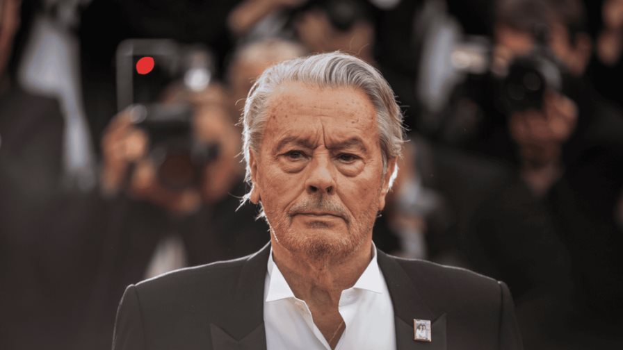 Francia recuerda y homenajea al actor Alain Delon