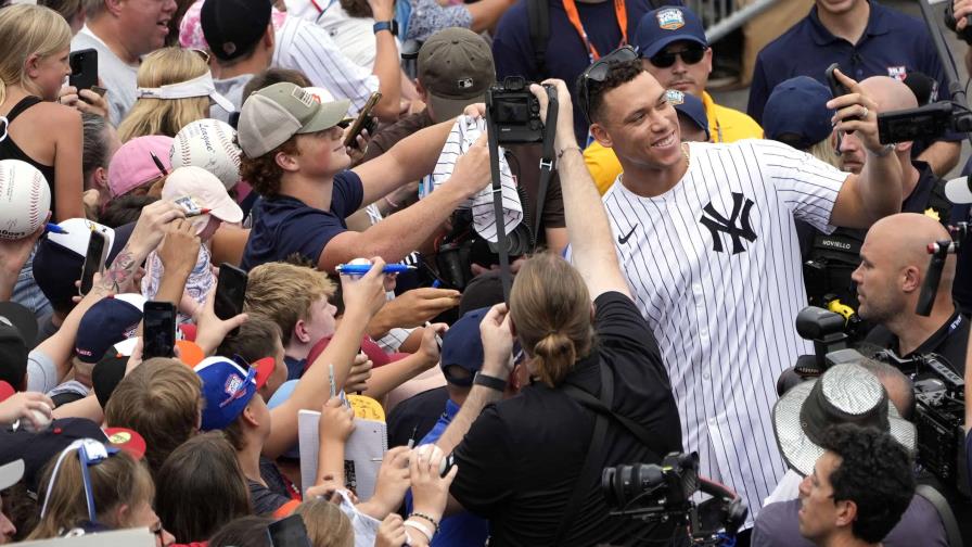 Yankees y Tigres: niños por un día entre los jugadores de Pequeñas Ligas