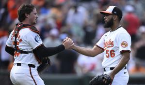 Suárez nuevamente clave para los Orioles que vencen 4-2 a Medias Rojas