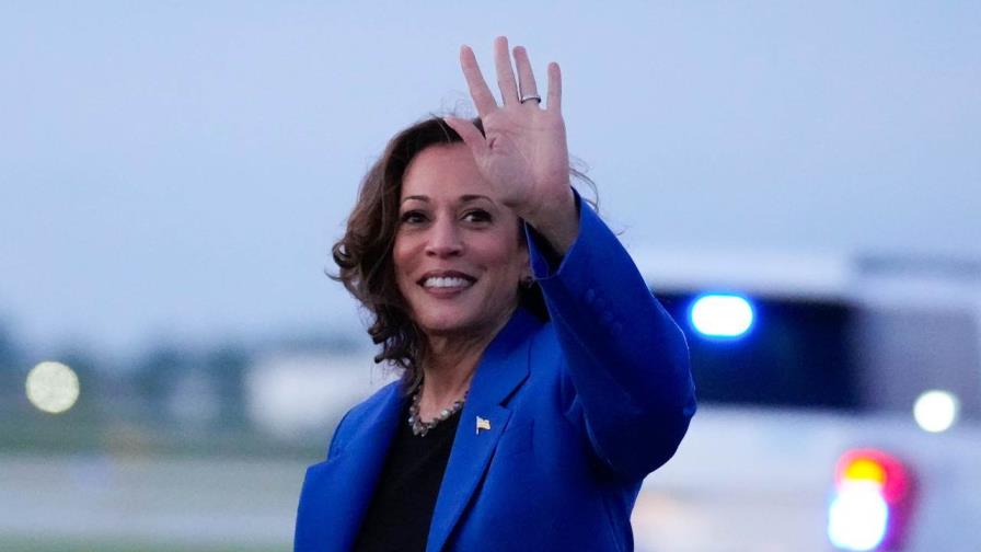 Opiniones favorables hacia Kamala Harris han aumentado este verano, según encuesta