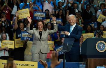 Biden pasa el testigo a Harris y será el protagonista al inicio de la convención demócrata