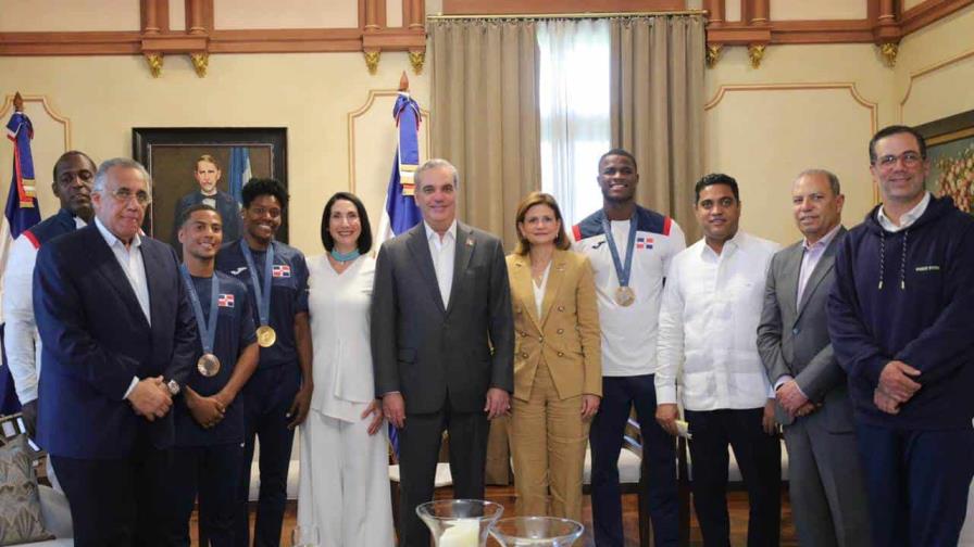 Presidente Abinader recibe en el Palacio a los medallistas olímpicos Marileidy, Alcántara y Pinales