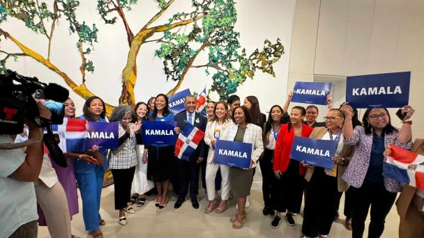 Adriano Espaillat pide a los dominicanos seguir luchando para que Kamala Harris gane las elecciones
