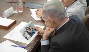 Las familias de los israelíes secuestrados acusan a Netanyahu de torpedear el acuerdo