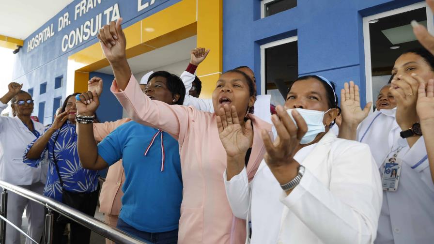 Los gremios de enfermería del país organizan un gran plantón reivindicando sus derechos