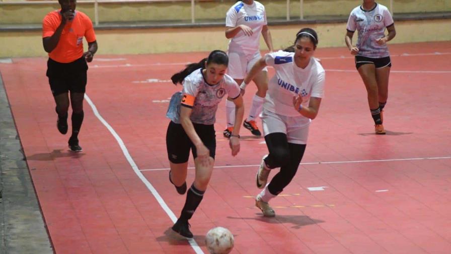 La UNPHU gana en futsal femenino y se afianza líder en la tabla de posiciones