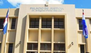 Aplazan conocimiento de coerción contra mujer que cortó parte del cuero cabelludo a su hija