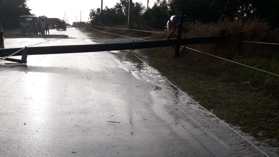 Un tornado derrumba 4 postes de alta tensión en San Juan-Las Matas-Elías Piña