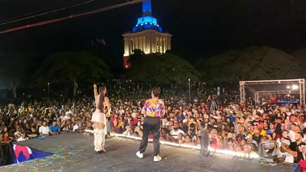 Milly Quezada y Steffany Constanza, aclamadas en Santiago