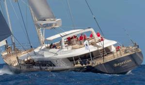 El capitán que rescató a 15 personas tras hundirse el yate en Sicilia: "Fue traumático"