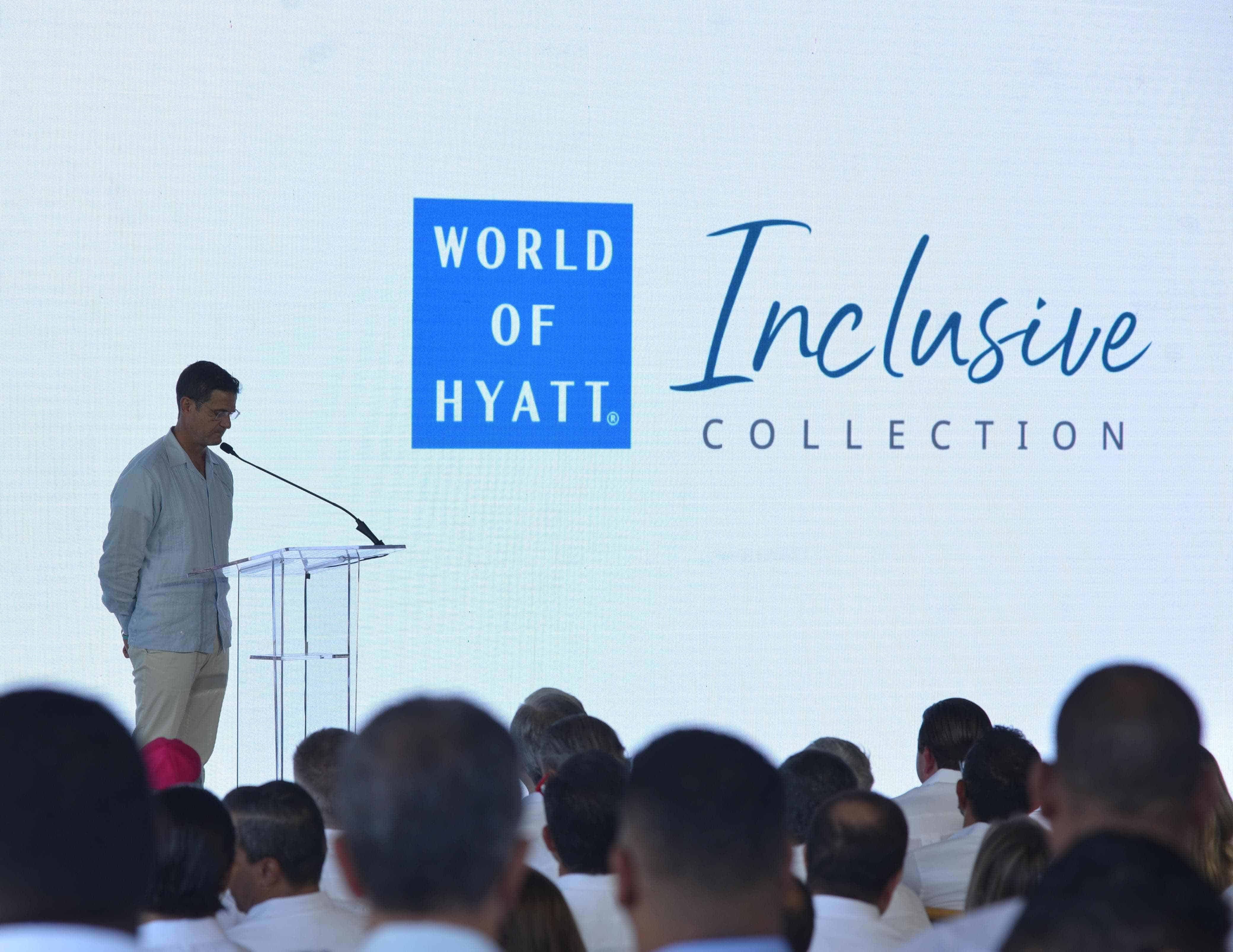 Antonio Fungairino director de Desarrollo de Inclusive Collection de Hyatt para América Latina y el Caribe, habla en el acto del inicio de la construcción de hotel de la cadena.