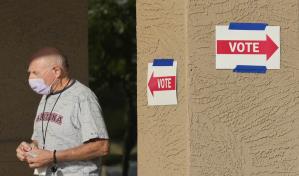 Corte Suprema rechaza iniciativa republicana para bloquear a 41,000 votantes de Arizona