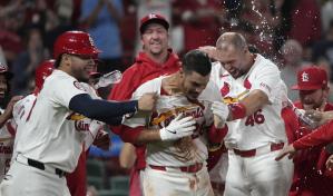 Arenado logra grand slam en la 10ma y Cardenales vencen 10-6 a Cerveceros