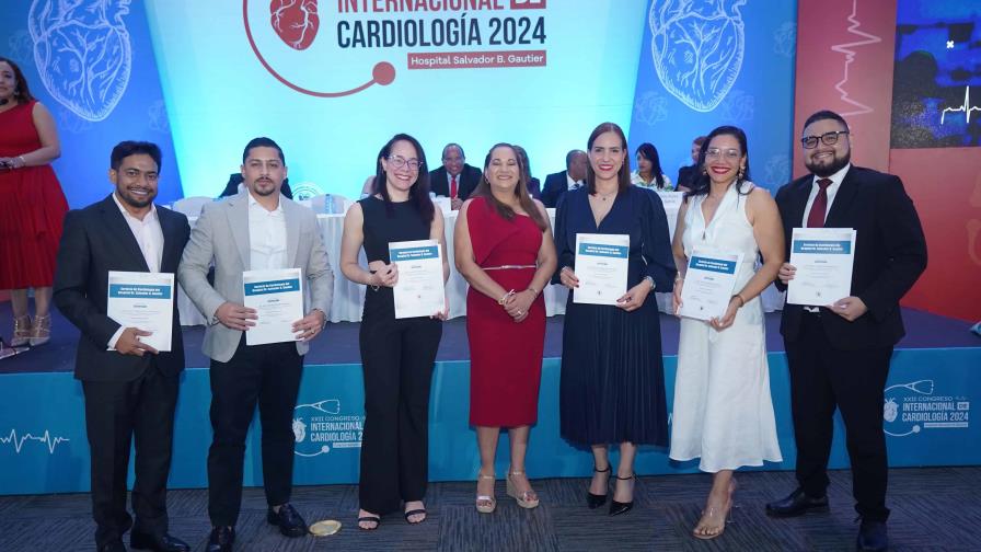 El Hospital Salvador Gautier gradúa a 21 especialistas en Cardiología