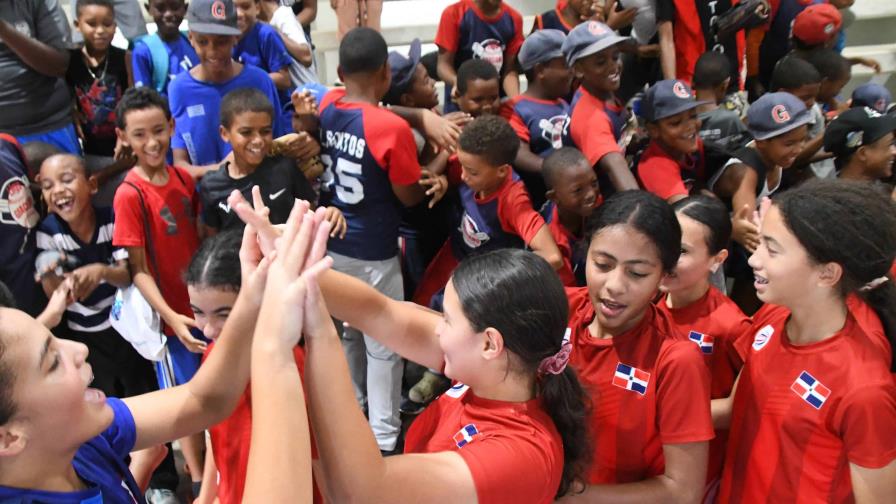 El Distrito Nacional superó a Azua en la final del Torneo de Fútbol Sala Femenino U15 de INEFI