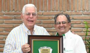 Estrellas ratifican a Feris Iglesias como presidente de la franquicia