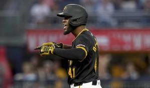 Bryan de la Cruz conecta doble de 3 carreras y Piratas aplastan 7-0 a Rojos