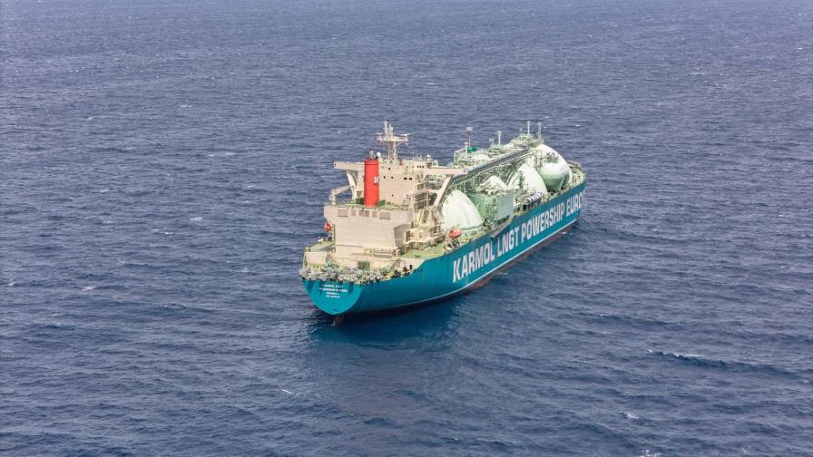 Buque Karmol Lngt Powership Europe anclado en el país podría estar vinculado a proyecto energético