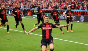 Otra vez con gol de último momento, Leverkusen supera al Borussia para iniciar la temporada