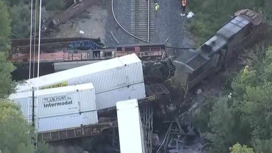 Chocan y se descarrilan dos trenes de carga en Colorado; hay dos heridos