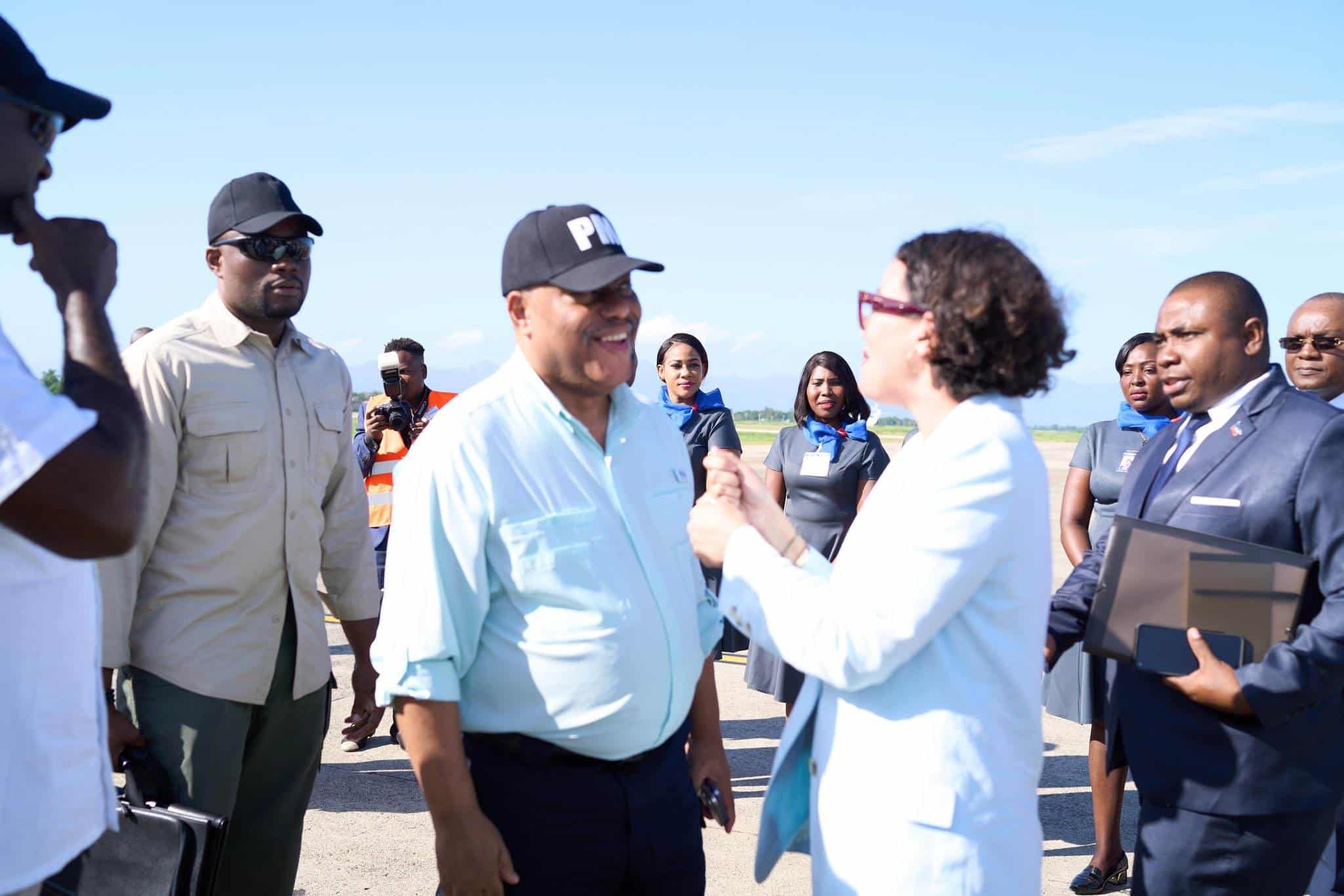 El primer ministro de Haití, Garry Conille, visita Cabo Haitiano.