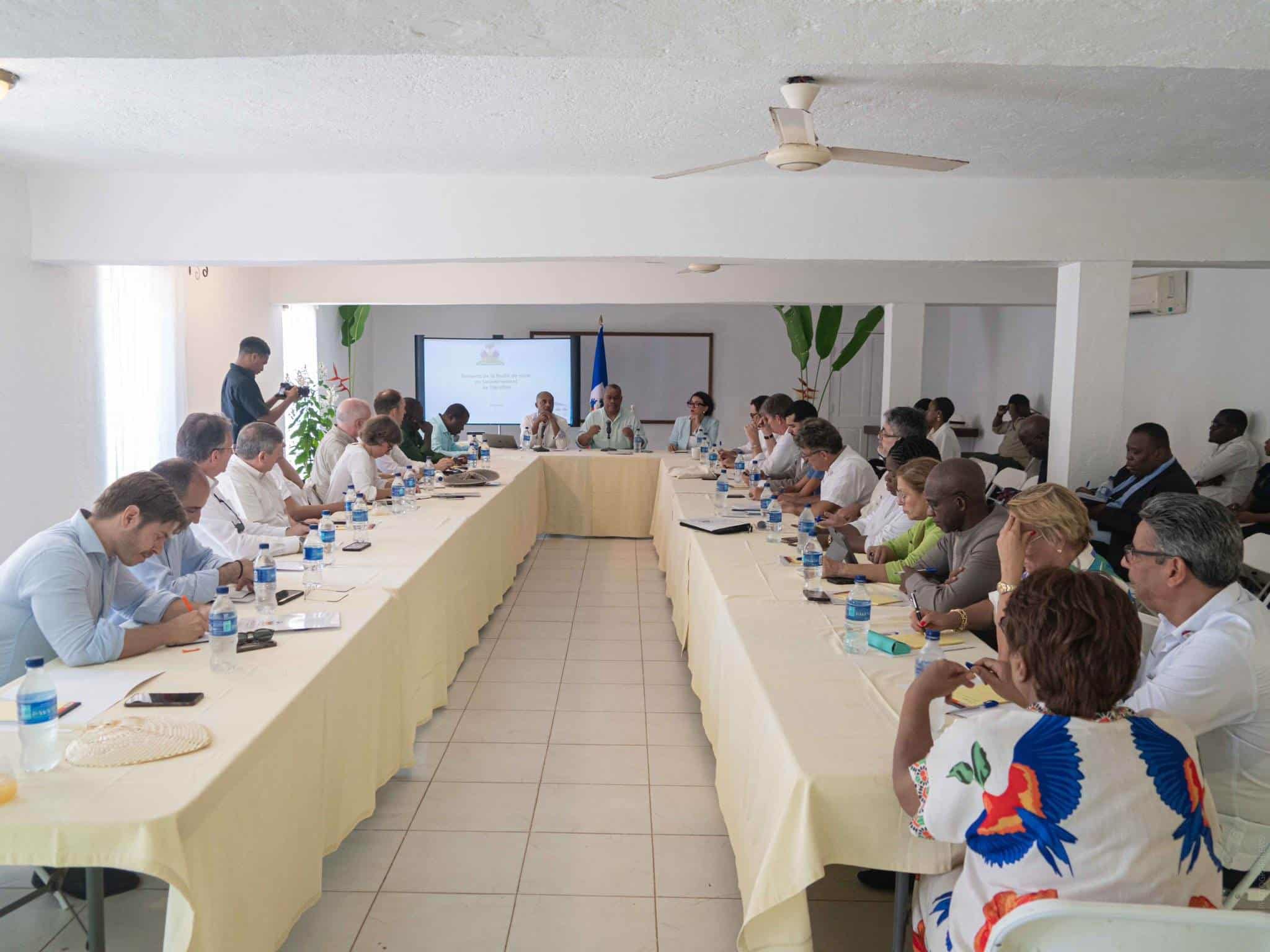 El primer ministro de Haití, Garry Conille, visita Cabo Haitiano.