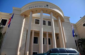 Imponen prisión preventiva a un militar y a su pareja por la muerte de un joven en La Vega