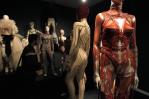 La moda, obsesionada por el cuerpo, ofrece ahora una lección de anatomía
