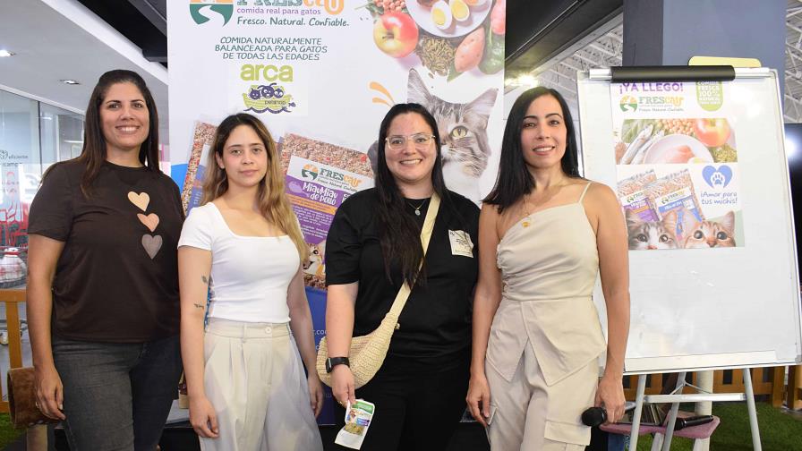 Celebran lanzamiento de Frescat, la primera comida real para gatos