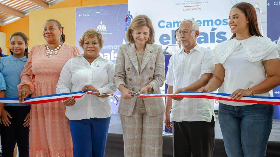 Vicepresidenta inaugura una escuela y un destacamento de la Policía