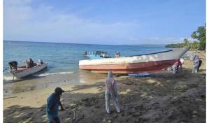 Barco africano hallado en RD sali&oacute; con 77 migrantes a bordo, cuatro de ellos menores