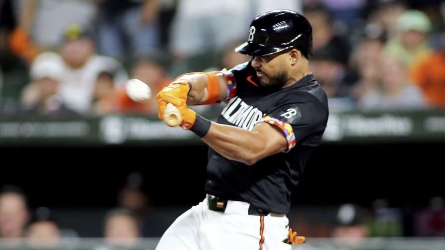 Con grand slam de Santander, Orioles se imponen a Astros