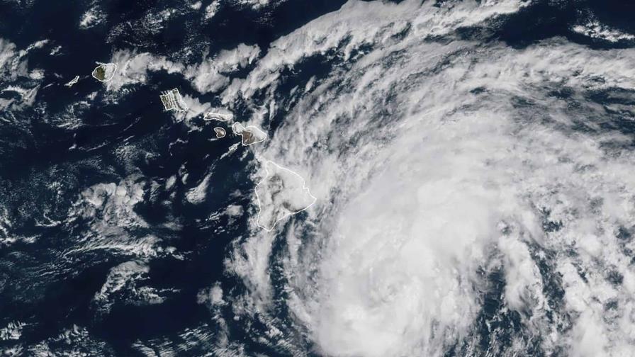 La tormenta tropical Hone aumenta a huracán de categoría 1 mientras se acerca a Hawai