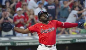 Dominicano Jhonkensy Noel vuelve a jonronear y Guardianes derrotan 4-2 a Rangers