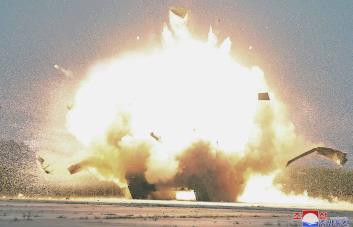 Norcorea muestra nuevo dron que ataca un blanco mientras EE. UU. y Surcorea efectúan ejercicios