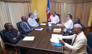 Primer ministro de Haití y embajador de Estados Unidos tratan sobre las próximas elecciones