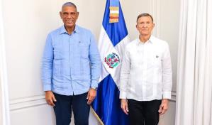 El canciller Roberto Álvarez se reúne con Chú Vásquez, nuevo cónsul en Nueva York