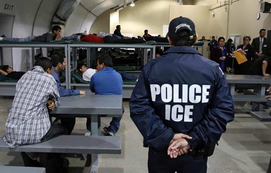 Dominicano se convierte en padre mientras permanece detenido en centro migratorio de EE. UU.