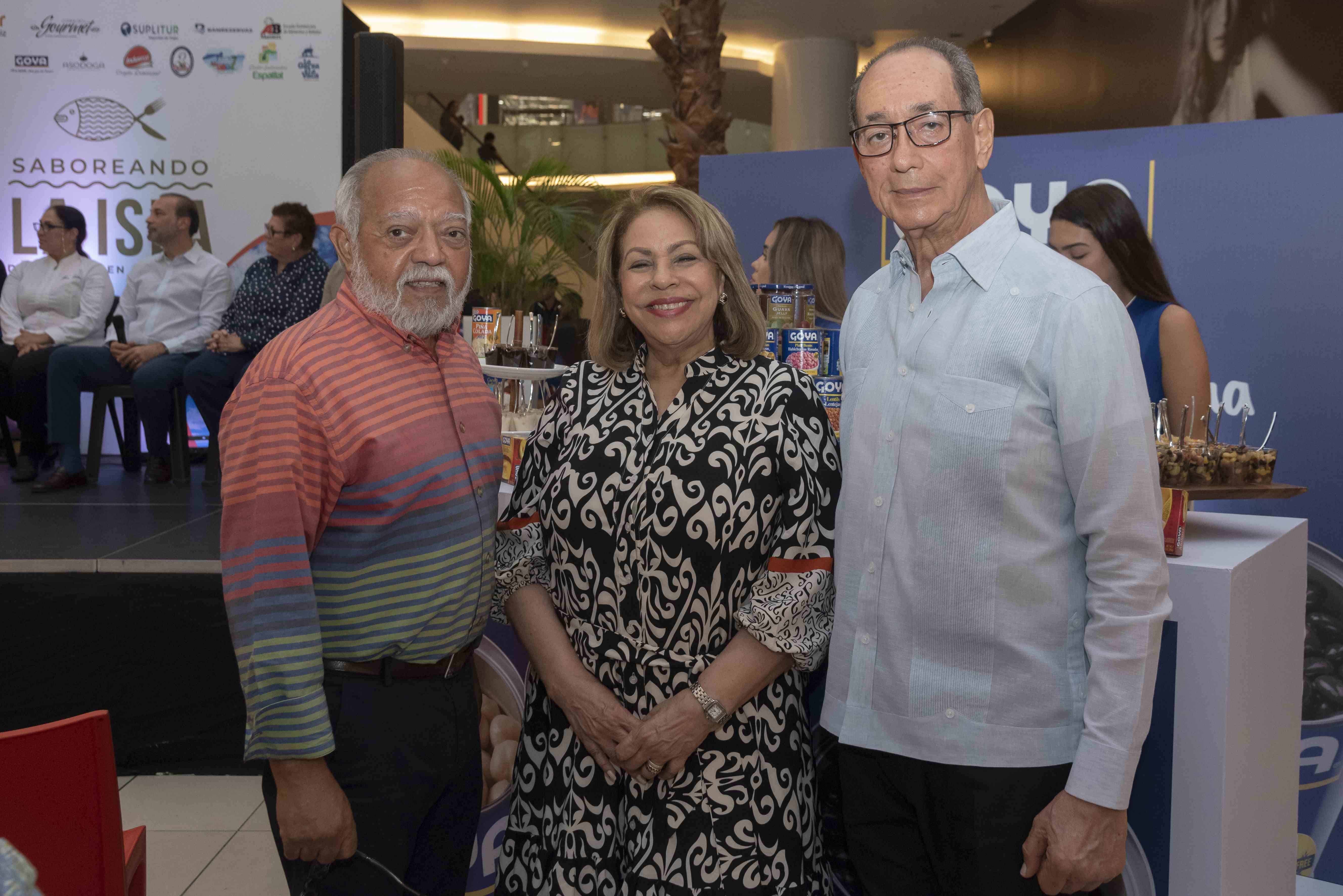 Andrés Lora, Luisa de Aquino y Luis Felipe Aquino.