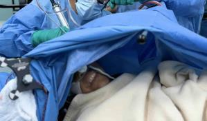 El HOMS realiza una cirugía cerebral en un paciente despierto