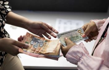 Tasa de cambio del dólar ronda los RD$60, pero sigue estable