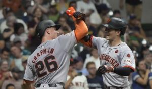 Con jonrón de Yastrzemski en la 7ma, Gigantes superan a Cerveceros