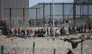 Gobierno Biden asigna más de US$380 millones para lidiar con hacinamiento de migrantes